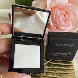Laura Mercier Secret Blurring Powder for Under Eyes - White